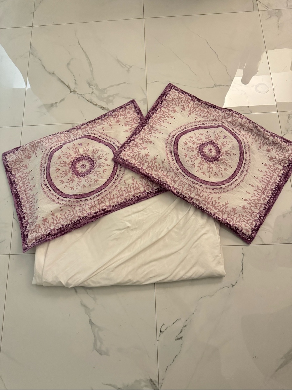 Urban Outfitters Home Full Size Duvet Cover and Sham/Pillow Covers